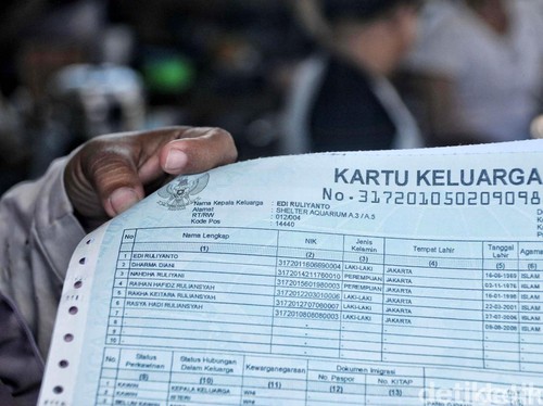 Syarat membuat Kartu Keluarga penting diketahui bagi kamu yang hendak menambah atau mengurangi jumlah anggota keluarga.