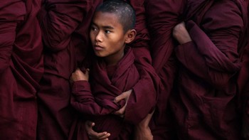 Top 10 karya Alain Schroeder, Belgia. Menampilkan  festival tahunan Pagoda Ananda di Bagan. Foto: Viewsonic ColorPro Awards