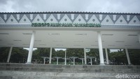 Lokasinya pun berada di pusat pemerintahan, berdekatan dengan Masjid Agung Al-Barkah, RSUD Kota Bekasi, Mapolres Metro Bekasi Kota serta Kodim 0507 dan beberapa kantor instansi lainnya.