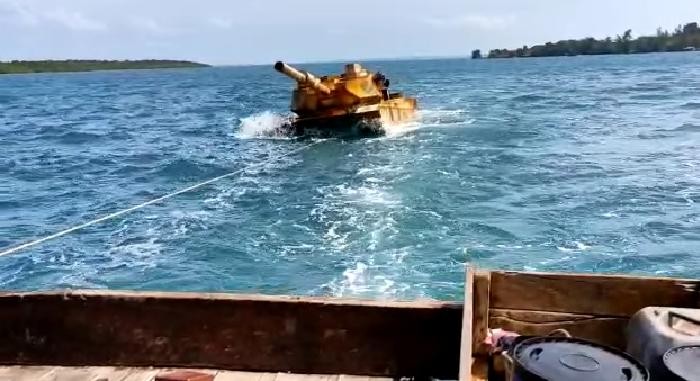 Benda mirip tank di Laut Natuna ditemukan