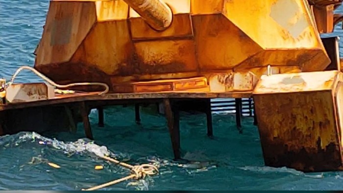 Penampakan benda mirip tank di Laut Natuna