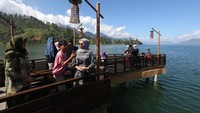 Wisatawan bisa menikmati keindahan Dermaga Pante Menye yang berada di Kota Takengon, Aceh Tengah. Pantai atau Pante Menye merupakan ikon wisata baru yang ada di Danau Laut Tawar atau Lut Tawar.