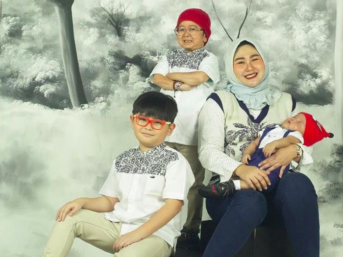 Daus Mini dan keluarga
