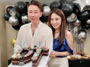 Foto Bareng Istrinya, David Tao Diledek Mirip Ayah dan Anak