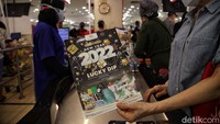 Jumlah tersebut lebih tinggi dari kumulatif uang beredar pada Desember 2020 sebesar Rp6.900 triliun.