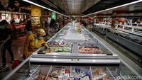 Menurut pengelola Mal Artha Gading,  terjadi peningkatan 20 persen daya belanja di supermarket itu.