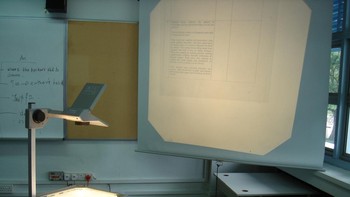 OHP digunakan di ruang kelas. Foto: Insider