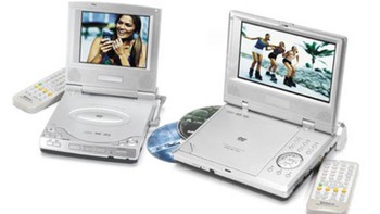 DVD portable sering dibawa bepergian untuk menonton selama di perjalanan. Kini tergantikan dengan streaming di HP atau tablet.  Foto: Insider