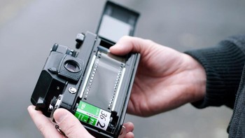 Dulu memotret menggunakan film roll. Foto: Insider