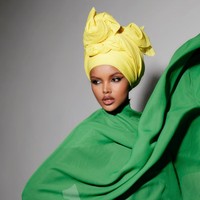 TC Candler dan The Independent Critics telah merilis daftar The 100 Most Beautiful Faces sejak 1990. Dalam penjelasannya, TC Candler mengatakan, daftar wanita tercantik di dunia ini bukanlah kontes popularitas. Pada 2021 ini, ada lebih dari 130 ribu selebriti yang dinominasikan, termasuk Halima Aden, dalam daftar The 100 Most Beautiful Faces of 2021. Para selebriti itu berasal dari 45 negara. Foto: Dok. Instagram @halima