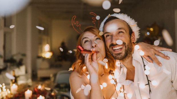 Photo of young couple on New Year's Eve