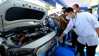 Pembangunan Stasiun Pengisian Kendaraan Listrik Umum (SPKLU) pertama di Kota Surakarta ini merupakan komitmen PLN untuk mendukung green energy untuk Indonesia langit biru dan sebagai tindak lanjut Peraturan Presiden No. 55 Tahun 2019 tentang Percepatan Program Kendaraan Bermotor Listrik Berbasis Baterai untuk Transportasi Jalan pada 12 agustus 2019.