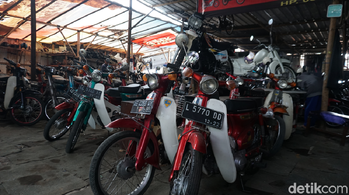 Cerita Totok Warsito Koleksi Dan Jual 175 Motor Klasik