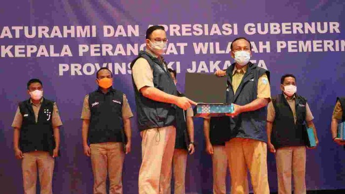 Pemprov DKI Jakarta mengumpulkan lurah hingga wali kota se-DKI Jakarta untuk memberikan apresiasi kinerja. Dalam acara pemberian apresiasi itu, Gubernur DKI Jakarta, Anies Baswedan, mengingatkan seluruh jajarannya untuk terus memegang prinsip keadilan, dan kolaborasi, dalam menuntaskan RPJMD 2017-2022.