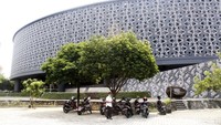 Museum ini tempat mengenang dahsyatnya tsunami memporak-porandakan Tanah Rencong 2004 silam.
