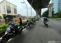 Motor Jangan Asal Neduh Di Kolong Flyover Saat Hujan, Bisa Denda Rp 250 ...