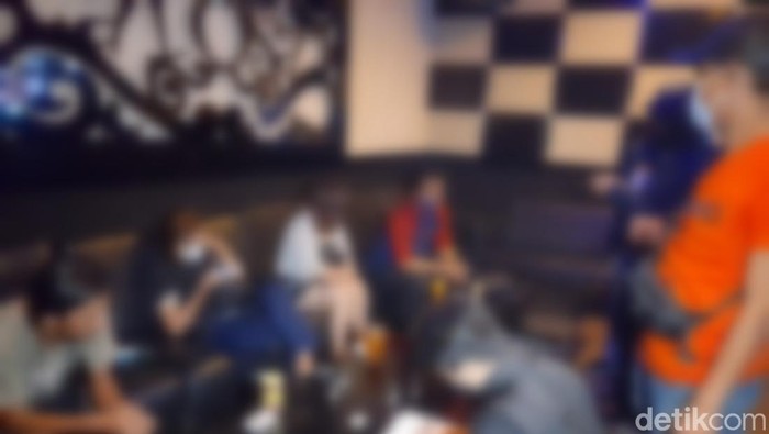 Razia tempat karaoke di Sumedang