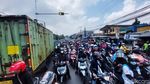 Buruh Bandung Barat Begerak ke Gedung Sate untuk Unjuk Rasa