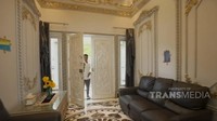 Rumah itu berdiri di lahan seluas 1.000 meter persegi. 