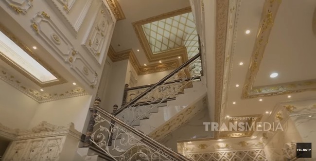 Kini Aswin Yanuar sudah memiliki 500 anak perusahaan dan membawahi 500 ribu karyawan. Foto: YouTube/Trans TV Official