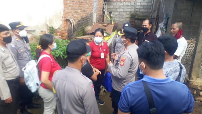 Rumah pria di bali yang hidup 45 hari bareng jenazah ibunya usai diawetkan pakai es. (dok. Istimewa)