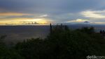 Berburu Senja di Pantai Senggigi dan Bukit Malimbu