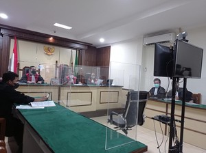Ade Emon Didakwa Rusak Kantor Desa Terkait Sengketa Lahan Sentul City
