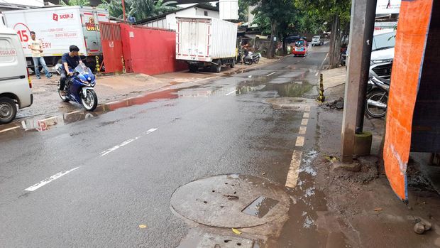 Sumur resapan di Jl Agraria Jakarta Selatan