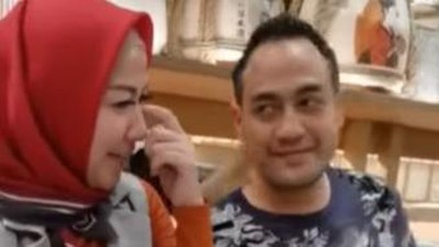 Momen Romantis Venna Melinda Dilamar Ferry Irawan