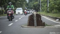 Lubang yang merupakan bekas galian tersebut nampak belum ditutup dengan rapi.