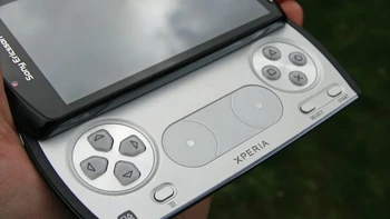 Sony tak pernah membuat suksesor Xperia Play, mungkin karena penjualannya yang buruk. Foto: Pocket Lint