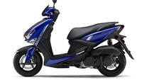 Secara dimensi, motor ini memiliki panjang 1.935 mm, lebar 690 mm, dan tinggi 1.160 mm. Kemudian untuk tinggi joknya adalah 785 mm, jarak sumbu roda 1.340 mm, ground clearance (jarak terendah ke tanah) 125 mm, dan bobot kendaraan mencapai 125 kg. Foto: Dok. Yamaha