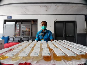 Jelang Akhir Tahun, 44 Petugas Lapas Sumedang Dites Urine