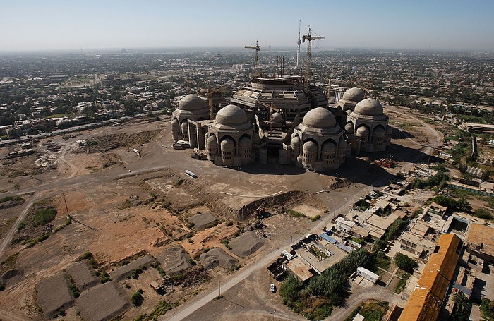 BAGHDAD, IRAQ - JUNE 14:  A huge unfinished mosque that was begun by the Saddam Hussein government amidst empty streets June 14, 2007 in Baghdad, Iraq.  Baghdad is under a total vehicle curfew in the aftermath of the Samarra mosque bombing of June 13.  (Photo by Chris Hondros/Getty Images)
