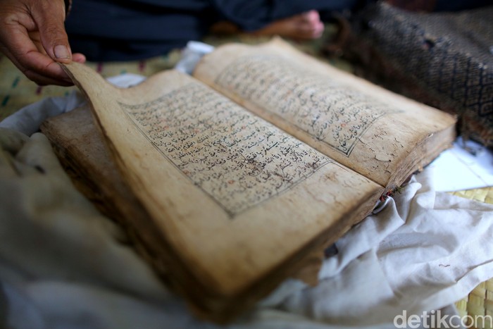 Alquran dan Benda Pusaka di Desa Tetebatu Lombok