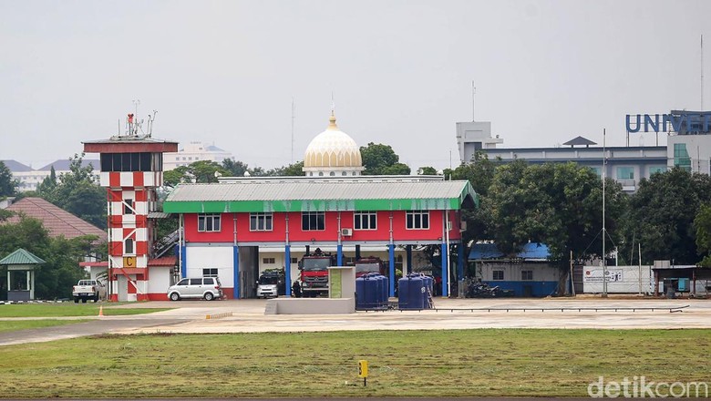 Bandara Halim Bakal Ditutup untuk Revitalisasi, Ini Penggantinya Bandara Pondok Cabe menjadi salah satu bandara pengganti sementara selama Bandara Halim Perdanakusuma ditutup untuk direvitalisasi. Ini potretnya.
