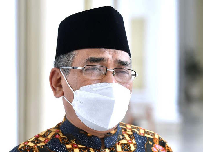 Presiden Joko Widodo (Jokowi) menerima Ketua Umum Pengurus Besar Nahdlatul Ulama (PBNU) terpilih, KH Yahya Cholil Staquf atau Gus Yahya di Istana Kepresidenan Bogor. Gus Yahya datang untuk melaporkan hasil Muktamar ke-34 NU beberapa waktu lalu di Lampung.