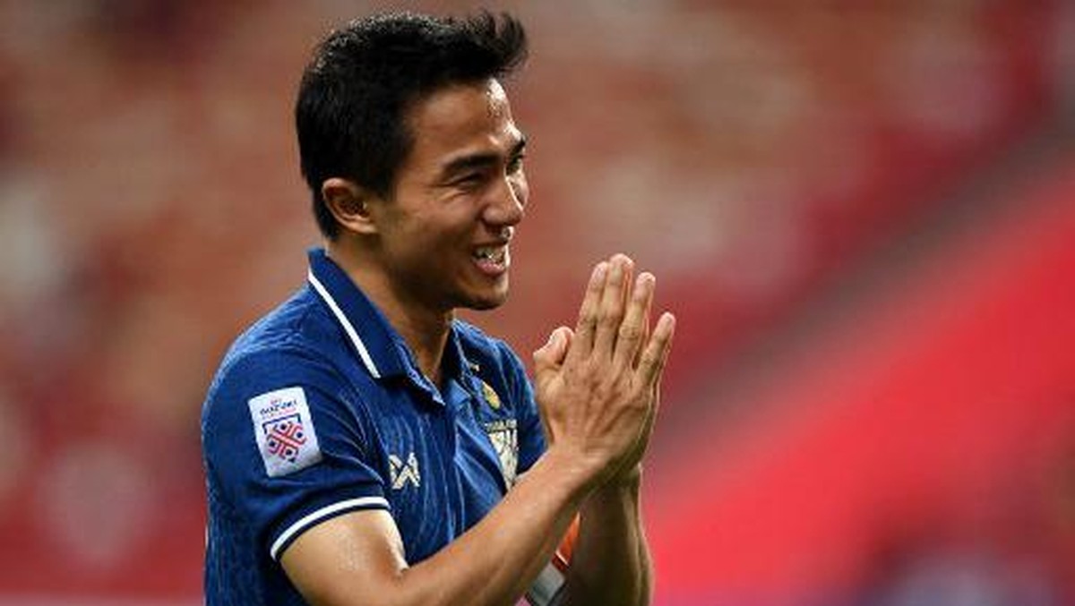 Ekspresi Chanathip usai menjebol gawang Indonesia di final Piala AFF 2020. Foto: AFP/ROSLAN RAHMAN