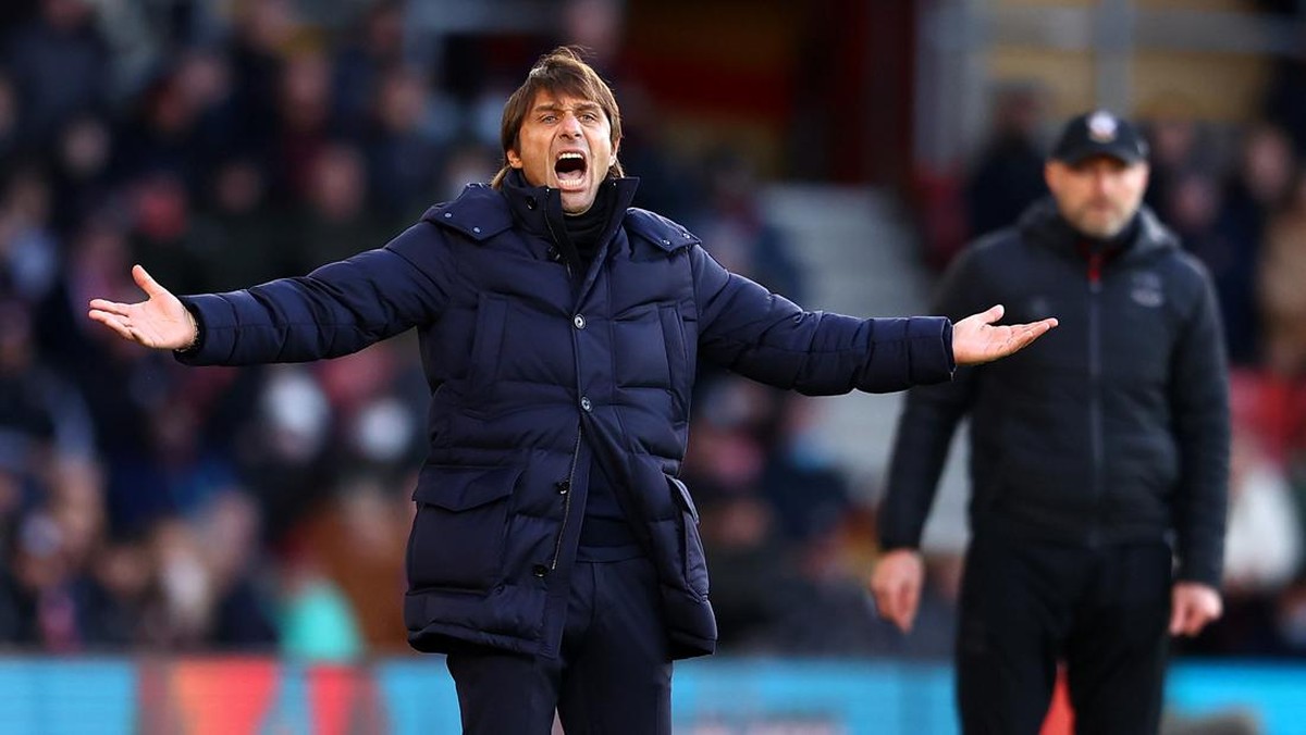 Antonio Conte ingin pemain baru di bursa transfer Januari (Foto: Getty Images/MICHAEL STEELE