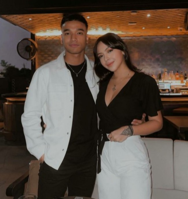 Fadly Faisal sempat mencuri sorotan karena seringkali kedapatan menemani anak semata wayang almarhum Bibi Ardiansyah dan Vanessa Angel, Gala Sky, saat tampil di berbagai acara. Sebelumnya Fadly sendiri ternyata juga sudah terjun di dunia entertainment dengan menjadi seorang model. Foto: Instagram/@fadlyfsl_