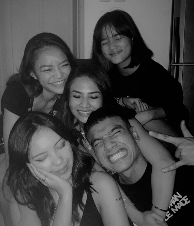 Tak hanya dekat dengan Vanessa, Sarah juga dekat dengan Fuji, adik Fadly Faisal. Hal itu terlihat dari foto unggahan yang satu ini.  Foto: Instagram/@srhloiseee