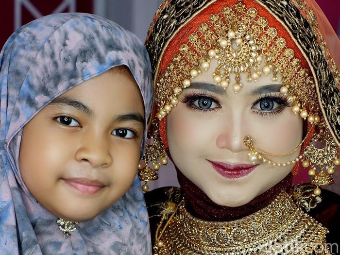 Foto Fatimah Azzahrah (kiri) dan model yang ia rias (kanan). Foto Fatimah Azzahrah (kiri) dan model yang ia rias (kanan).
