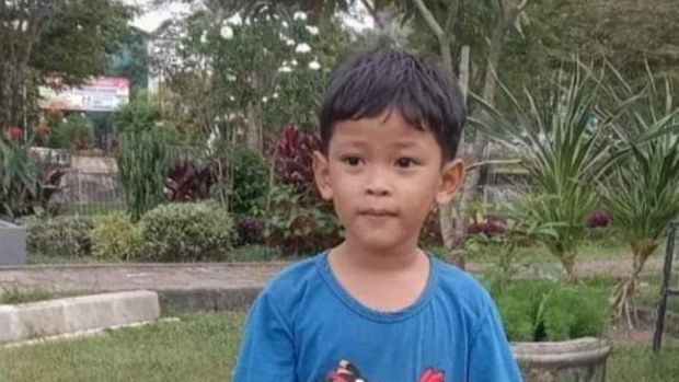Hasbi hilang misterius di kaki Gunung Sendawar, Samarinda, Kalimantan Timur, pada Sabtu, 27 November lalu. Hasbi diketahui pergi ke kaki Gunung Sendawar saat petang.