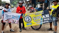 Para goweser ini tergabung dalam Gobar atau Gowes Bareng Bandung Raya yang berasal dari 8 komunitas, diantaranya Samora, GBS, OJS, SBJ, The Mantog, Garabag dan CLBK. 