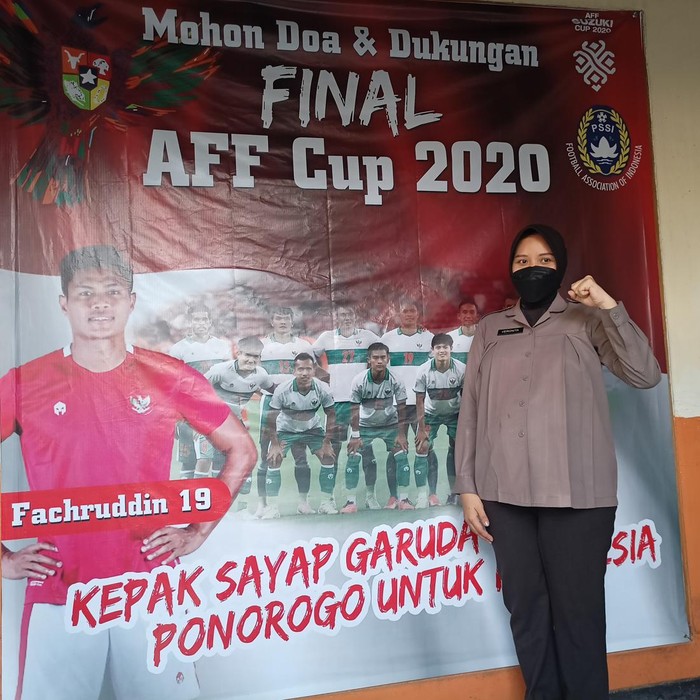 Istri dan keluarga bek tengah kepercayaan Shin Tae-yong di timnas Indonesia, Fachruddin Wahyudi Aryanto