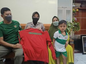 Kisah Cinta Bek Timnas Fachruddin Aryanto dengan Istrinya Seorang Polwan