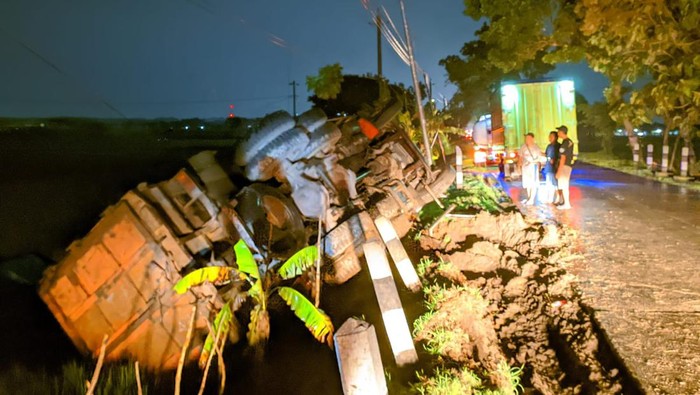 Jalan Sidoharjo-Tanon, tepatnya di Desa Taraman, Kecamatan Sidoharjo, Sragen