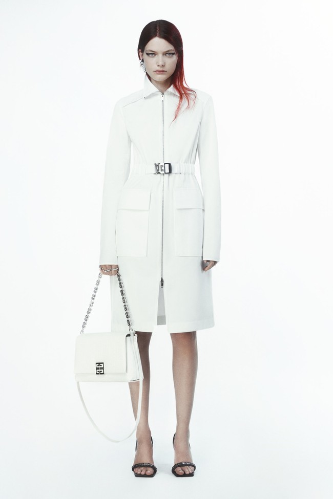 Fashion show koleksi terbaru Givenchy Pre-Fall 2022. Foto: Courtesy of Givenchy.