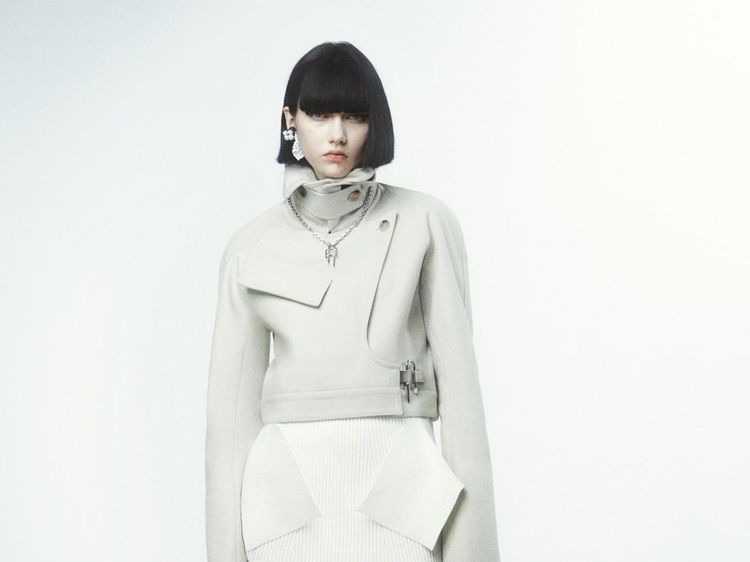 10 Busana Edgy Koleksi Terbaru Givenchy Pre-Fall 2022