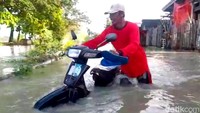 Desa yang terendam banjir paling parah adalah Desa Kemlagi Lor, Kecamatan Turi. Di desa ini, jalan penghubung Kecamatan Turi dan Kalitengah terendam banjir.